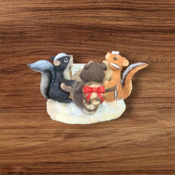 Fitz & Floyd Charming Tails The Christmas Trio Figurine Skunk Chipmunk Racoon - Picture 3 of 9
